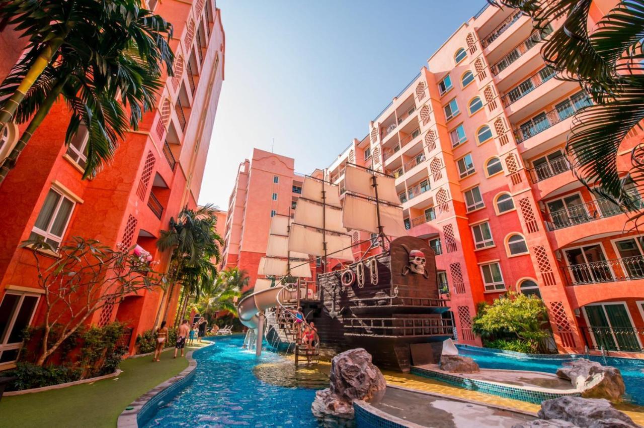 Seven Seas Pattaya Poolside ห้องติดสระ