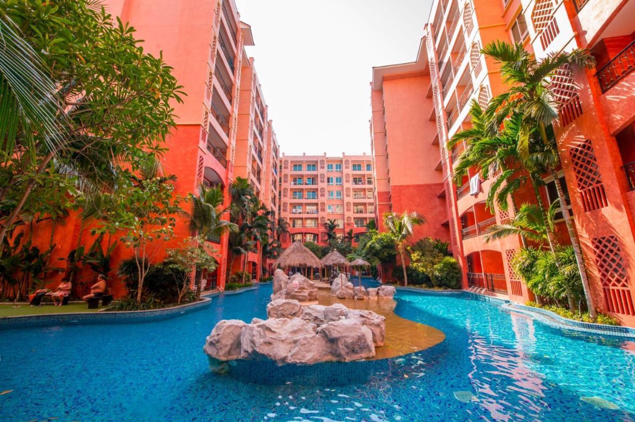 Seven Seas Pattaya Poolside ห้องติดสระ *