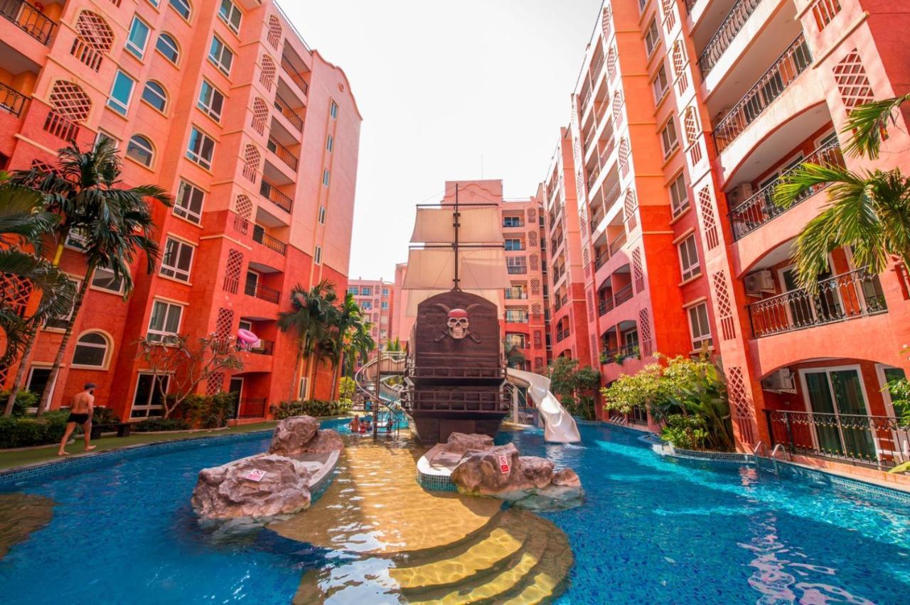 Seven Seas Pattaya Poolside ห้องติดสระ