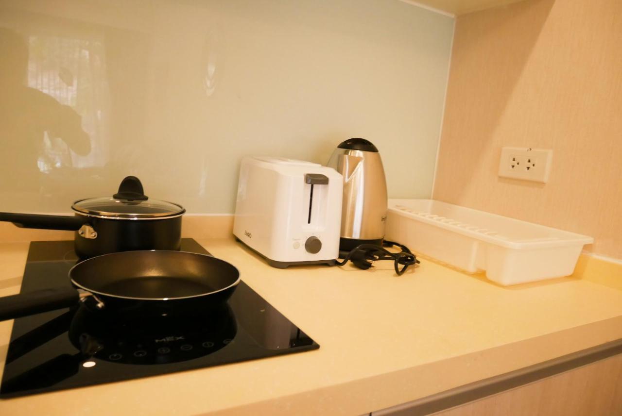 Seven Seas Pattaya Poolside ห้องติดสระ