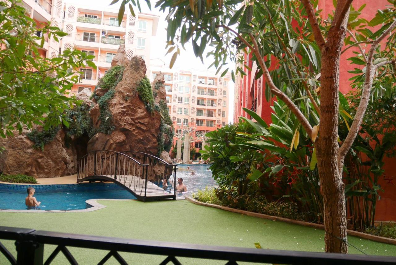 Seven Seas Pattaya Poolside ห้องติดสระ Jomtien Beach