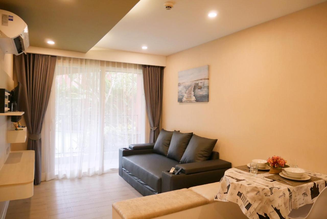 Seven Seas Pattaya Poolside ห้องติดสระ