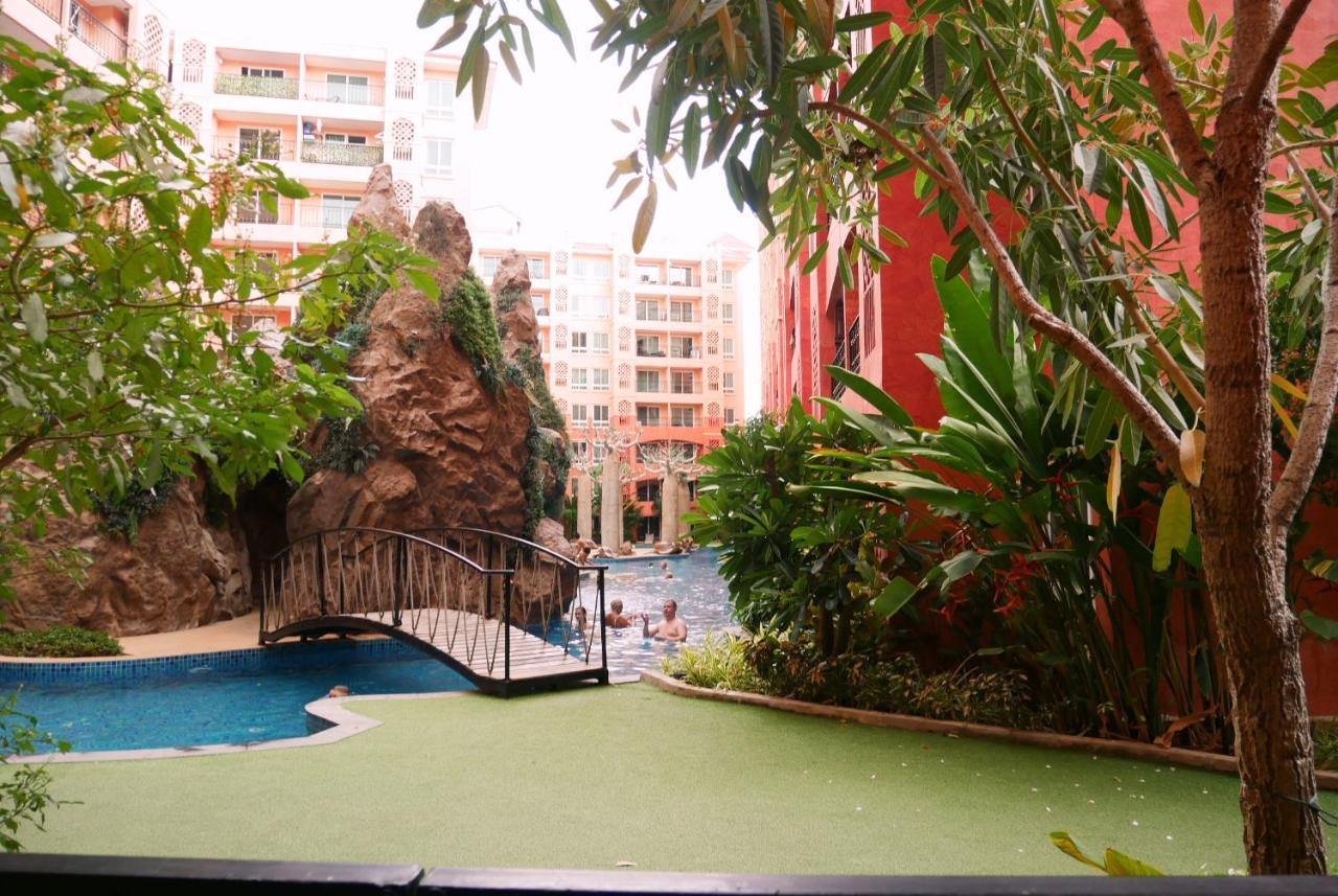 Seven Seas Pattaya Poolside ห้องติดสระ Jomtien Beach